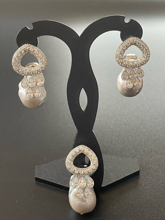 Grey Baroque Pearl Earrings & Pendant Set